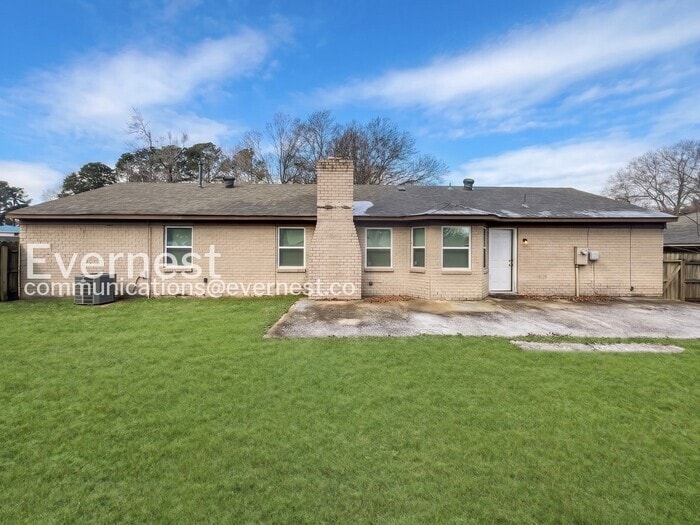 Building Photo - 8250 Chesterfield Dr
