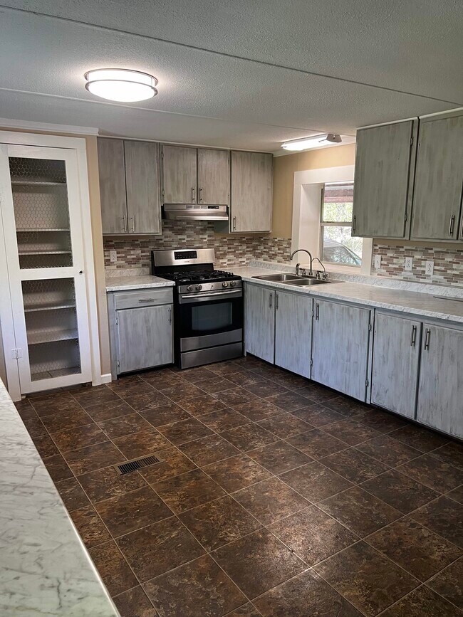 Building Photo - 19638 6th St