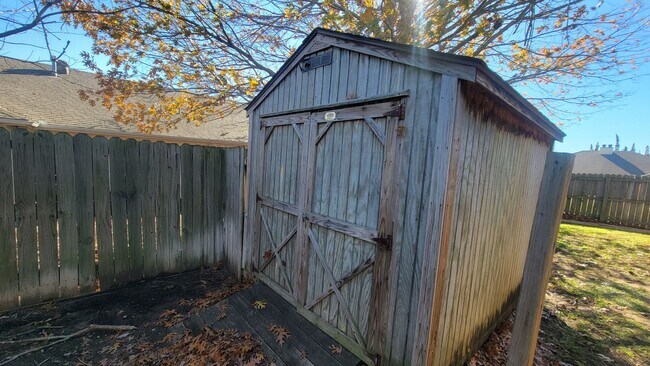 Building Photo - 1507 Lindsey Ln