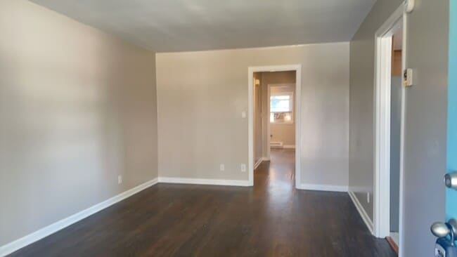 Building Photo - Awesome 2BR/1Bathroom Apartment in popular LAKEWOOD near Duke University!