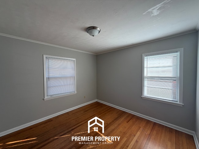 Building Photo - 3-Bedroom Memphis Home Near East Memphis with Fenced Yard