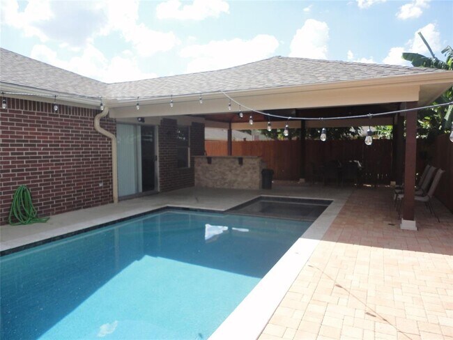Building Photo - 4803 Russet Trail Ct