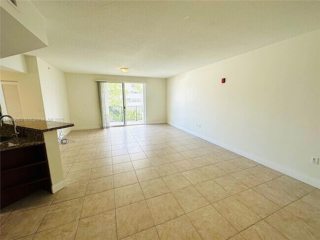 Building Photo - 118 Zamora Ave