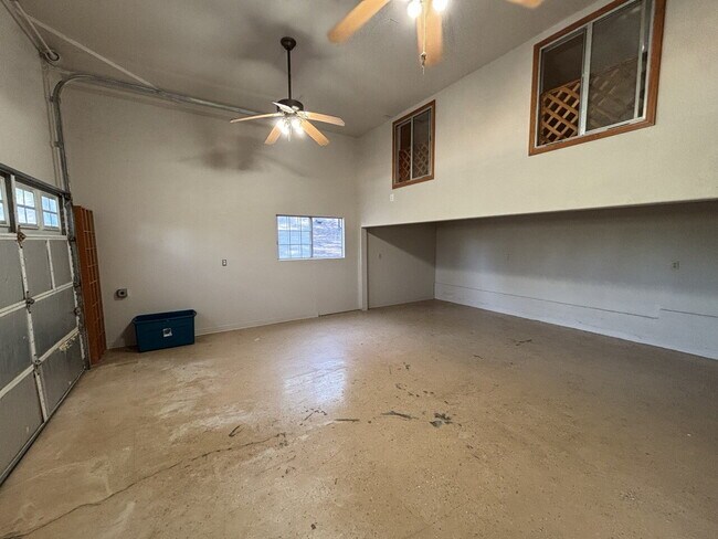 Building Photo - Freshly remodeled home in Pleasant Valley with private yard for rent!