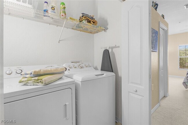 Building Photo - 3210 Cottonwood Bend