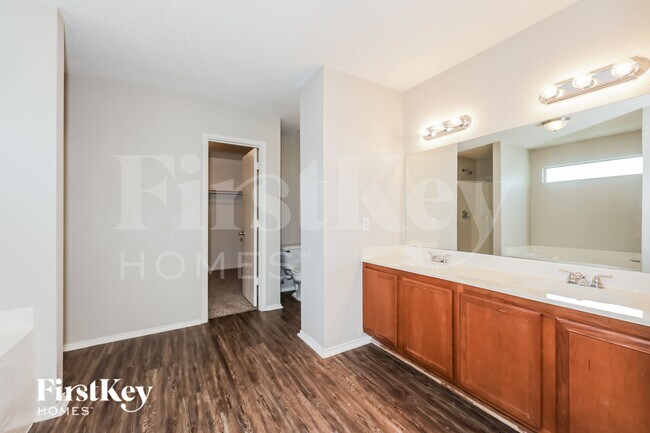 Building Photo - 1273 Longleaf Dr