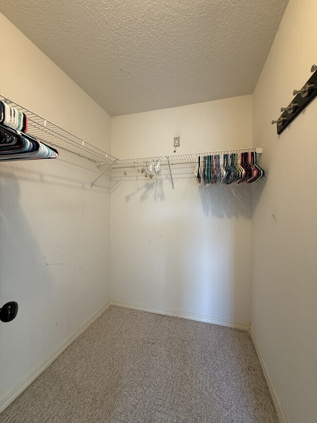 Building Photo - 4728 Innisbrook Ct N