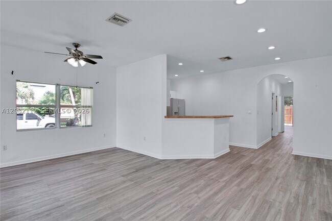 Building Photo - 5603 Polk St