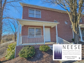 Building Photo - 640 Wyndale Rd