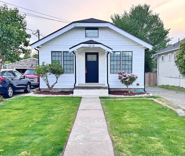 North End Modern All New interior 3 bedroo... 1616 N Proctor St WA 98406 Apartment Finder