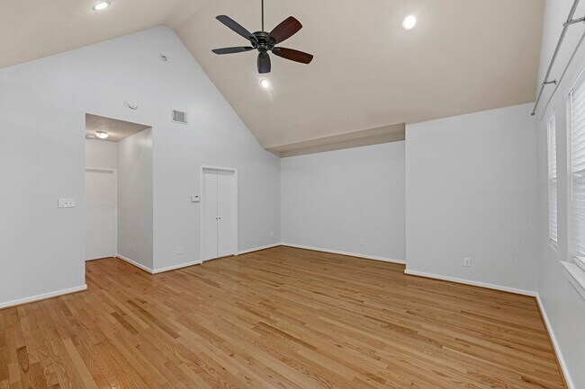Building Photo - 5416 Kiam St