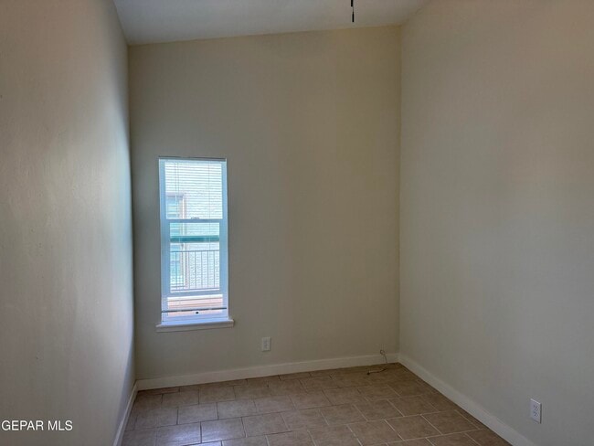 Building Photo - 10642 Cuatro Vistas Dr
