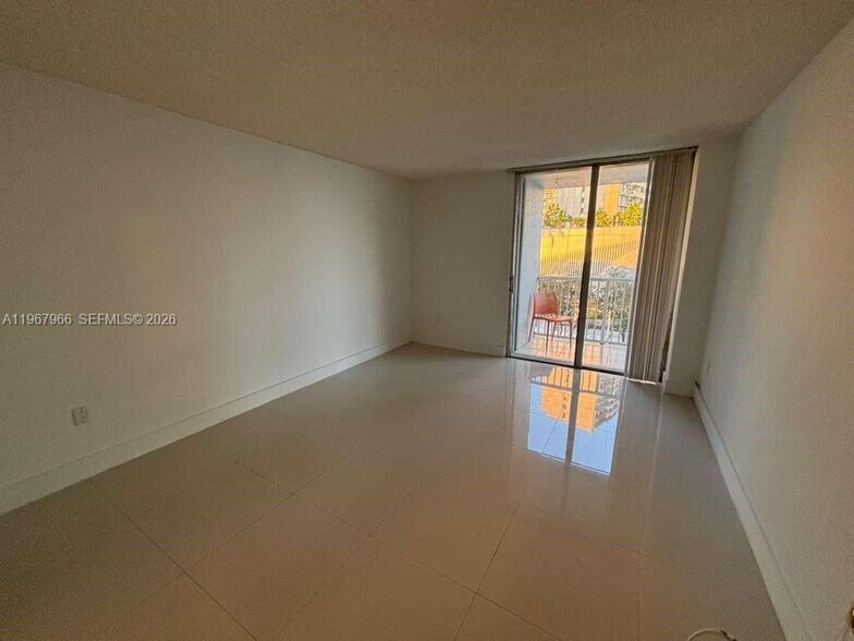 Building Photo - 150 SE 25th Rd