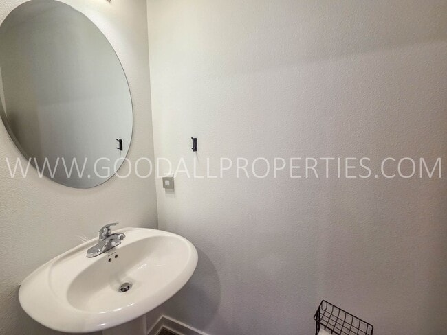 Building Photo - Bright & Spacious 1.5-Story 3 Beds, 2.5 Bath Home in Waukee Schools