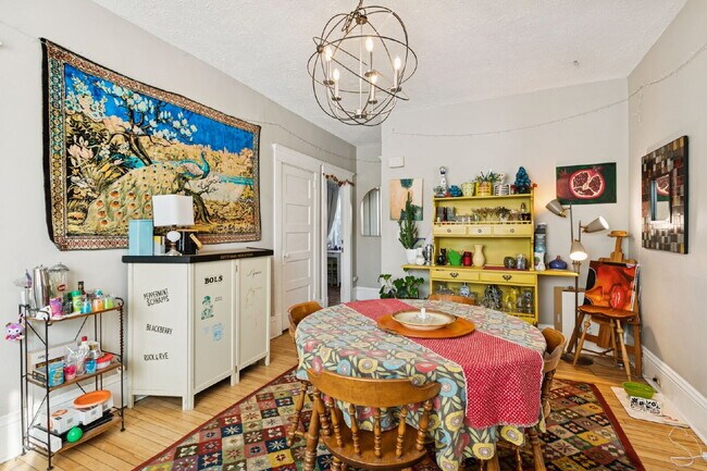 Building Photo - Beautiful single family home with near U of MN - 4 bed 2 bath