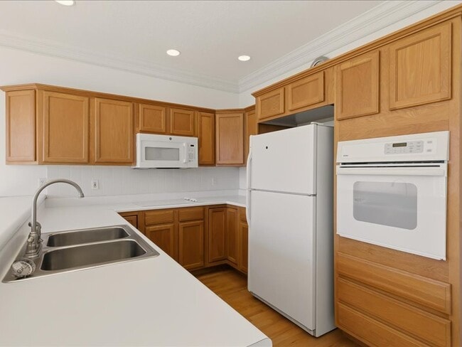 Building Photo - 5320 Baumgardner Rd