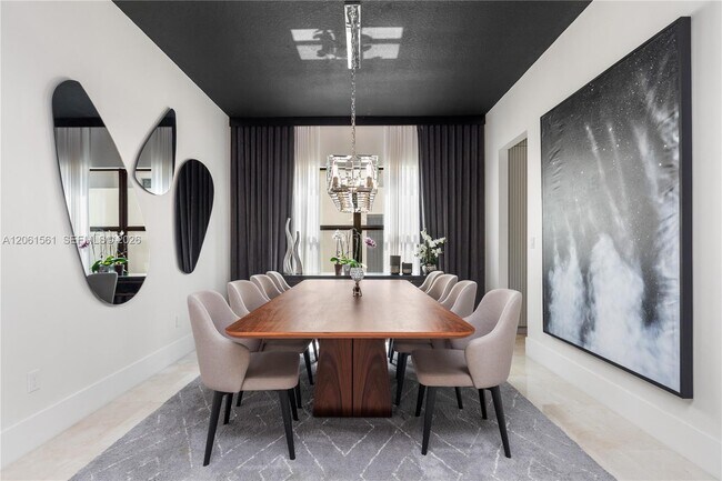 Building Photo - 9529 Eden Roc Ct