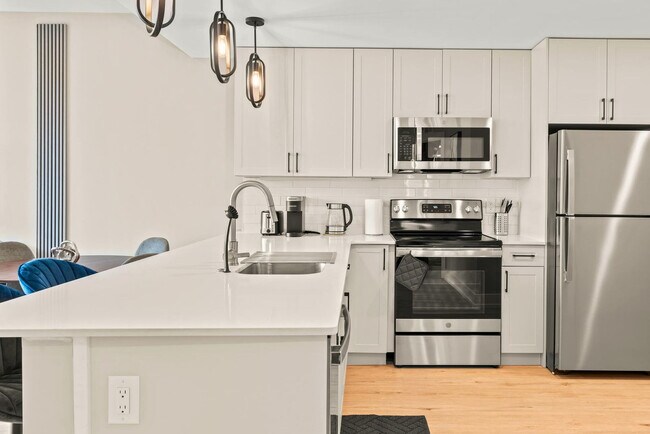 Building Photo - 916 N Delaware Ave