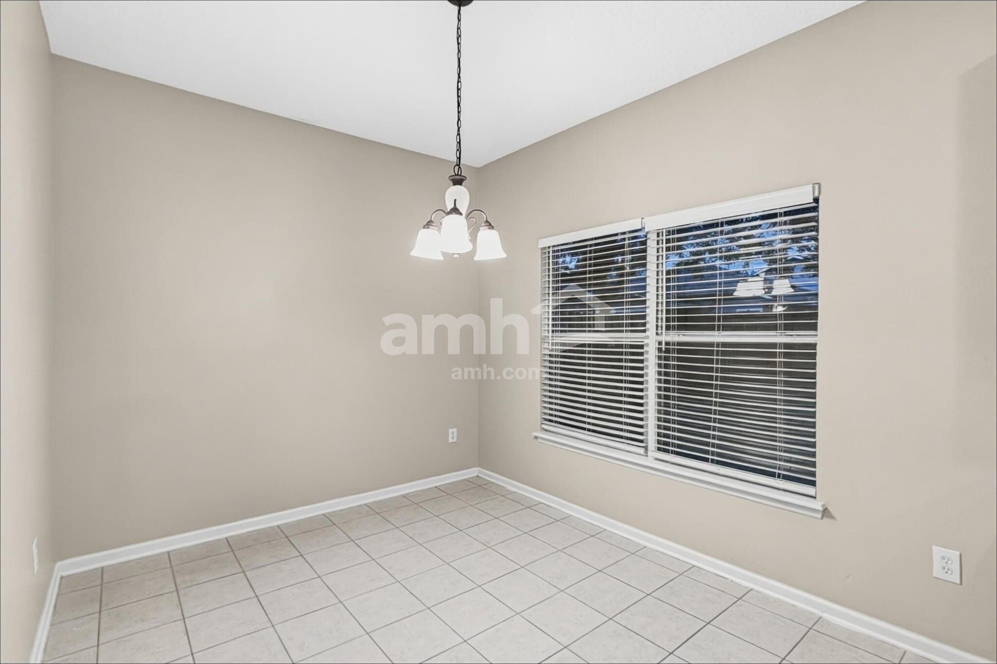 Building Photo - 1779 Ferncreek Dr