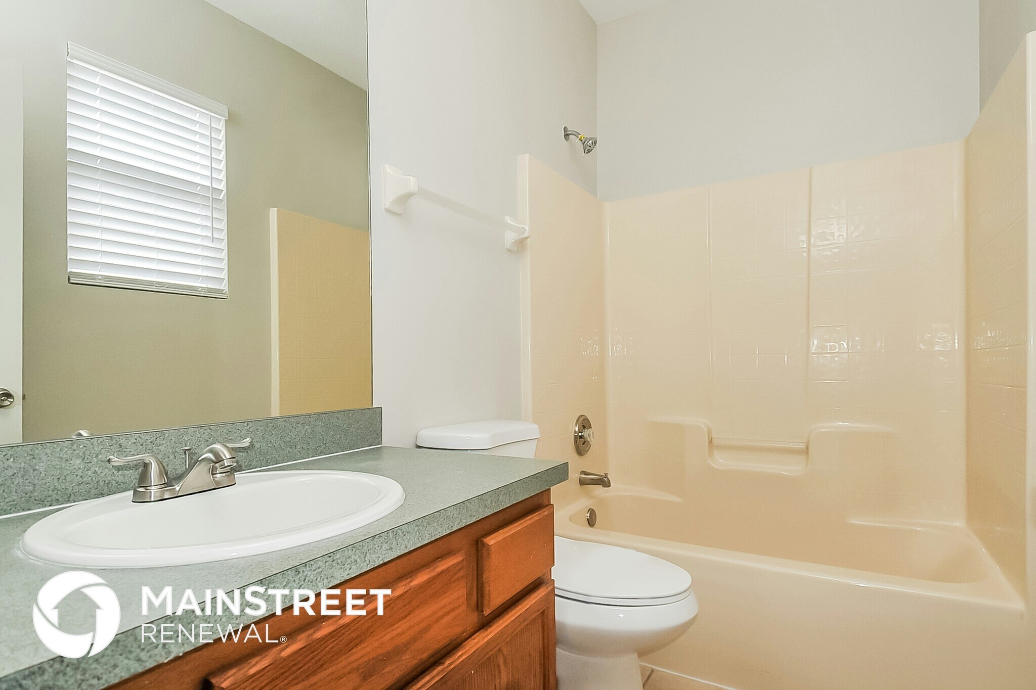 Building Photo - 527 Madina Cir