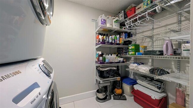 Building Photo - 2767 Carambola Cir S