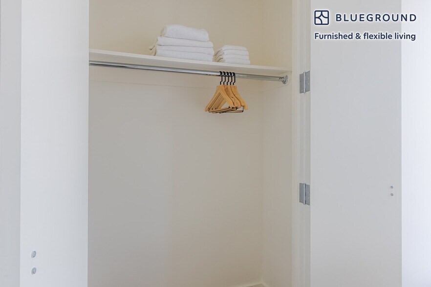 Building Photo - 545 Vanderbilt Ave