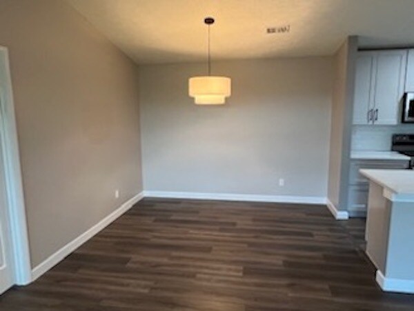 Dining Room - 8892 Eagleview Dr