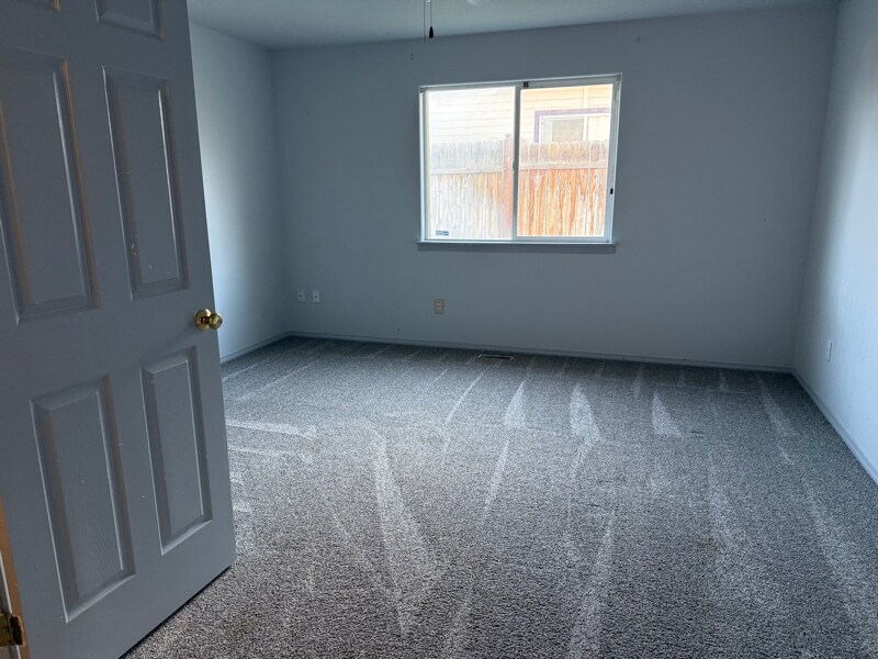 Building Photo - 607 Meadowbrook Dr