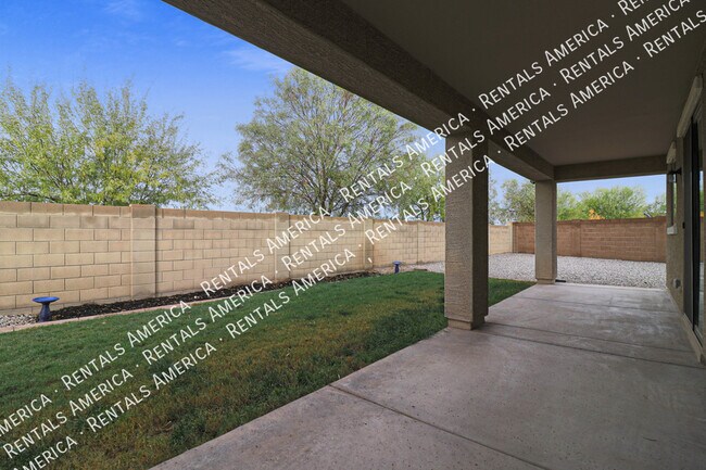 Building Photo - 12114 W Rowel Rd