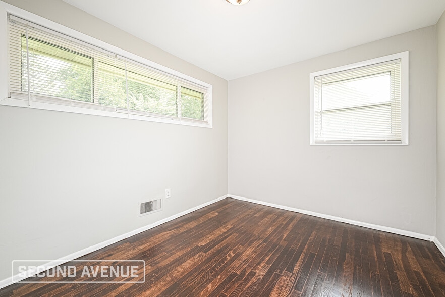 Building Photo - 642 Garden City Dr