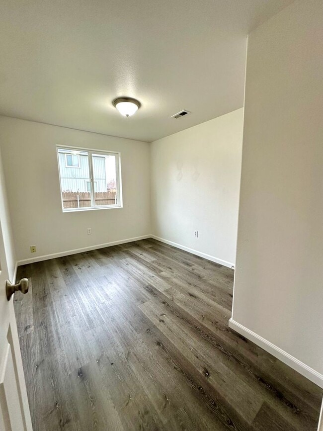 Building Photo - 3332 SW Metolius Meadow Ct