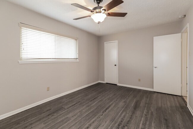 Building Photo - 13483 Castilian Dr