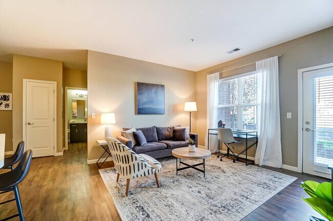 Building Photo - 4788 Holmes St