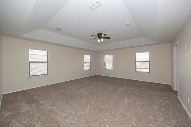 Building Photo - 5828 Pebble Ridge Dr