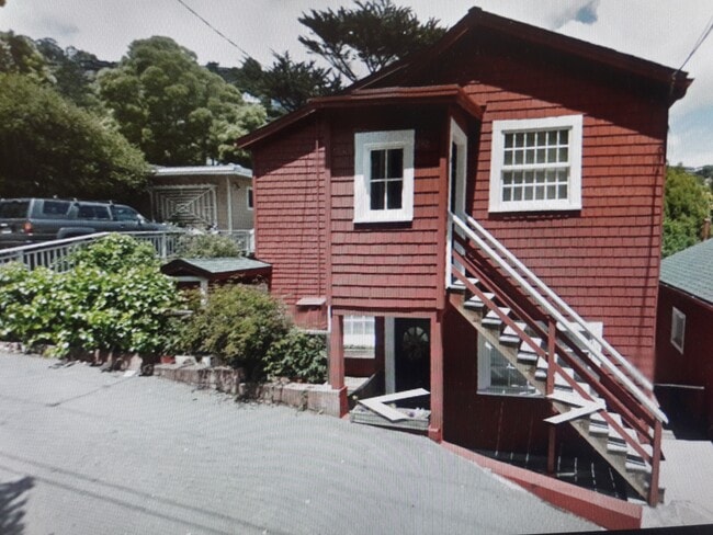 Primary Photo - 16 Crescent Ave