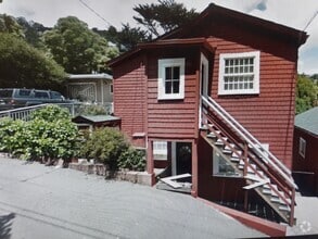 Building Photo - 16 Crescent Ave