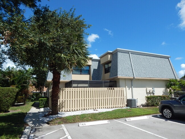 Primary Photo - 748 NW 29th Ave