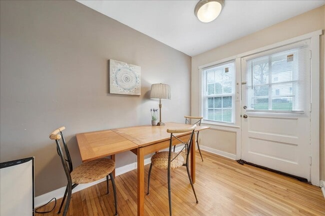 Interior Photo - 2BD/1BA - Walking Distance to Downtown and W&L!