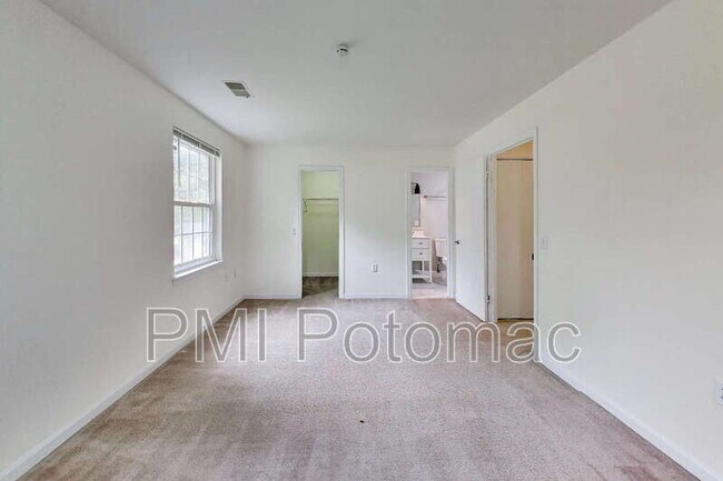 Building Photo - 18310 Streamside Dr