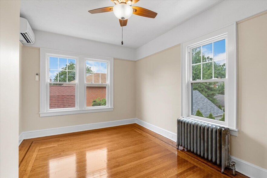 Building Photo - 78 Violet Ave