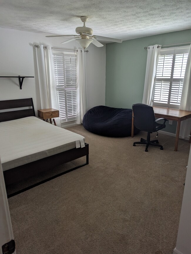 Building Photo - 1116 Santa Fe Station