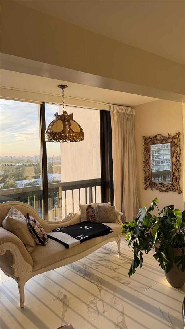 Building Photo - 2333 Brickell Ave