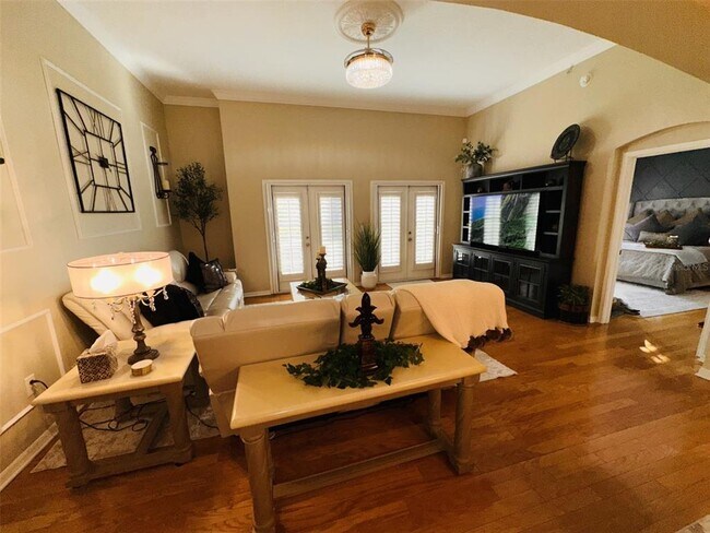 Building Photo - 901 Waterside Ln