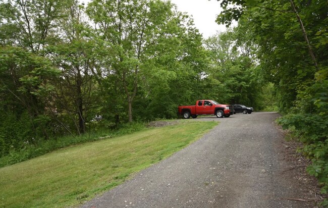 Building Photo - 89 Pecks Rd