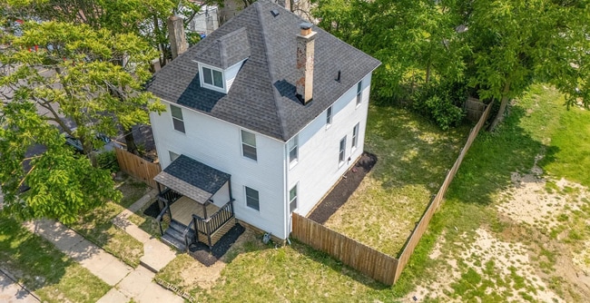 Building Photo - 28 S Wheatland Ave
