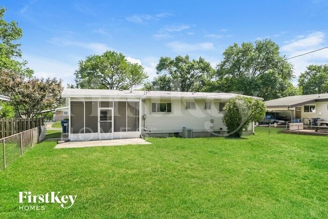 Building Photo - 580 Moule Dr