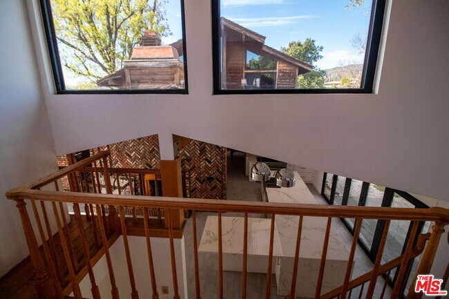 Building Photo - 11619 Lerdo Ave