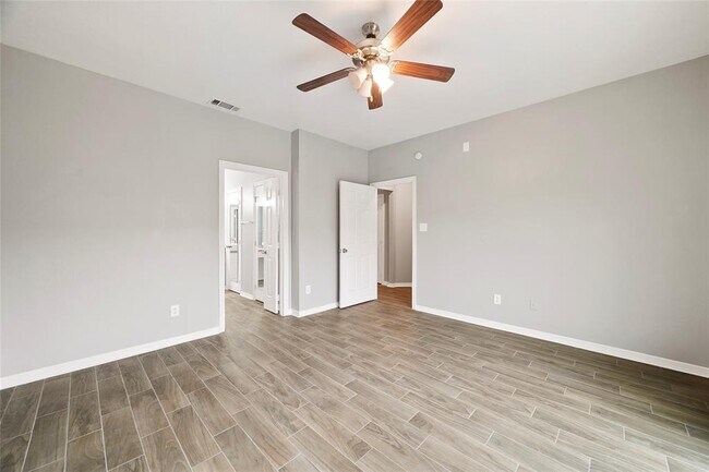 Building Photo - 10815 Norchester Village Dr
