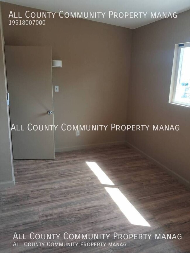 Building Photo - 6080 Daisy Ave