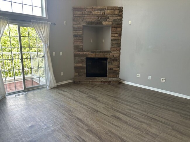 Building Photo - Spacious *2Bed*2Bath townhome Cottage Grov...